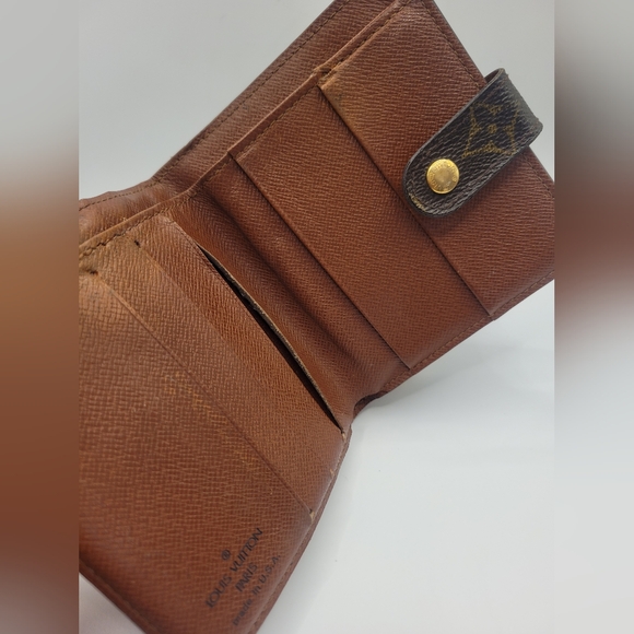 Louis Vuitton Monogram Compact Zip Wallet - Picture 3 of 5